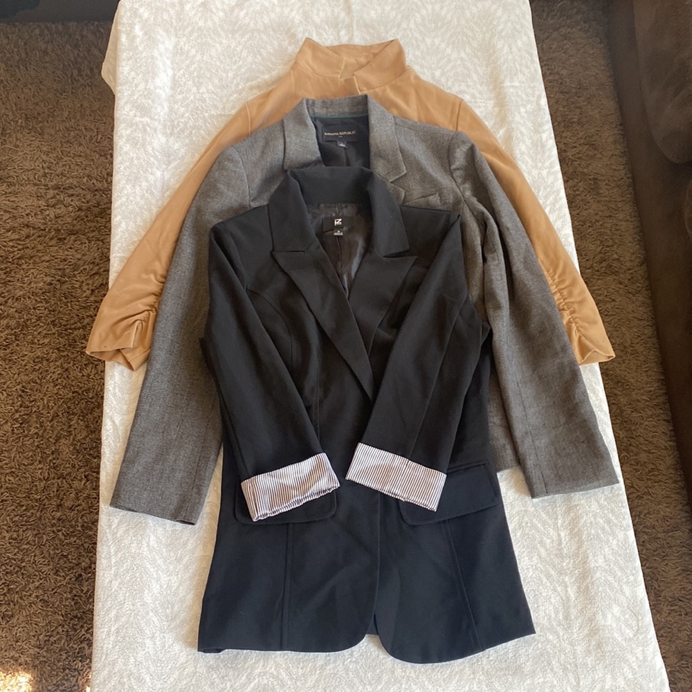 Banana Republic Suit. IZ Buyer, & Beige Cardigcan
